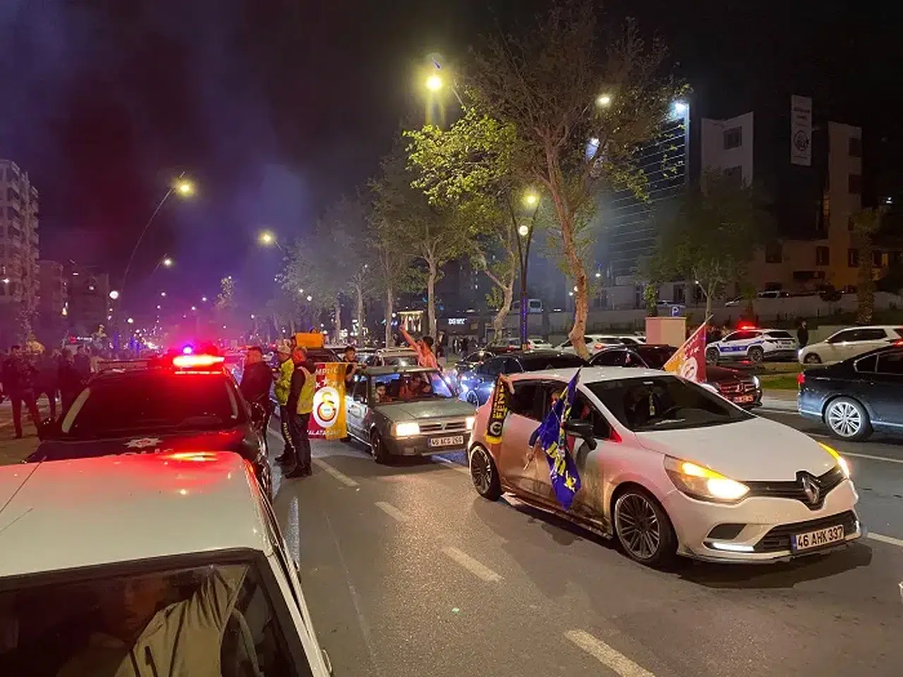 Kahramanmaraş’ta Derbi Coşkusu: Galatasaraylılar Sokaklara Döküldü