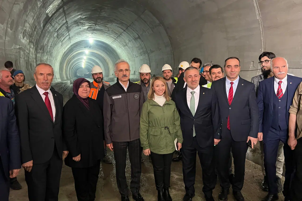 Bakan Uraloğlu, T26 Tünel Projesi'ni Yerinde İnceledi