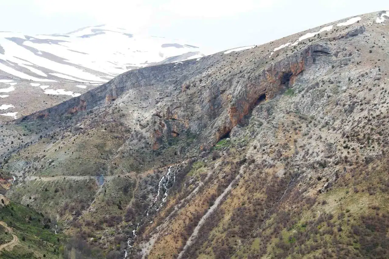 Binboğa Dağı’nda Kar Suları Şelale Oldu