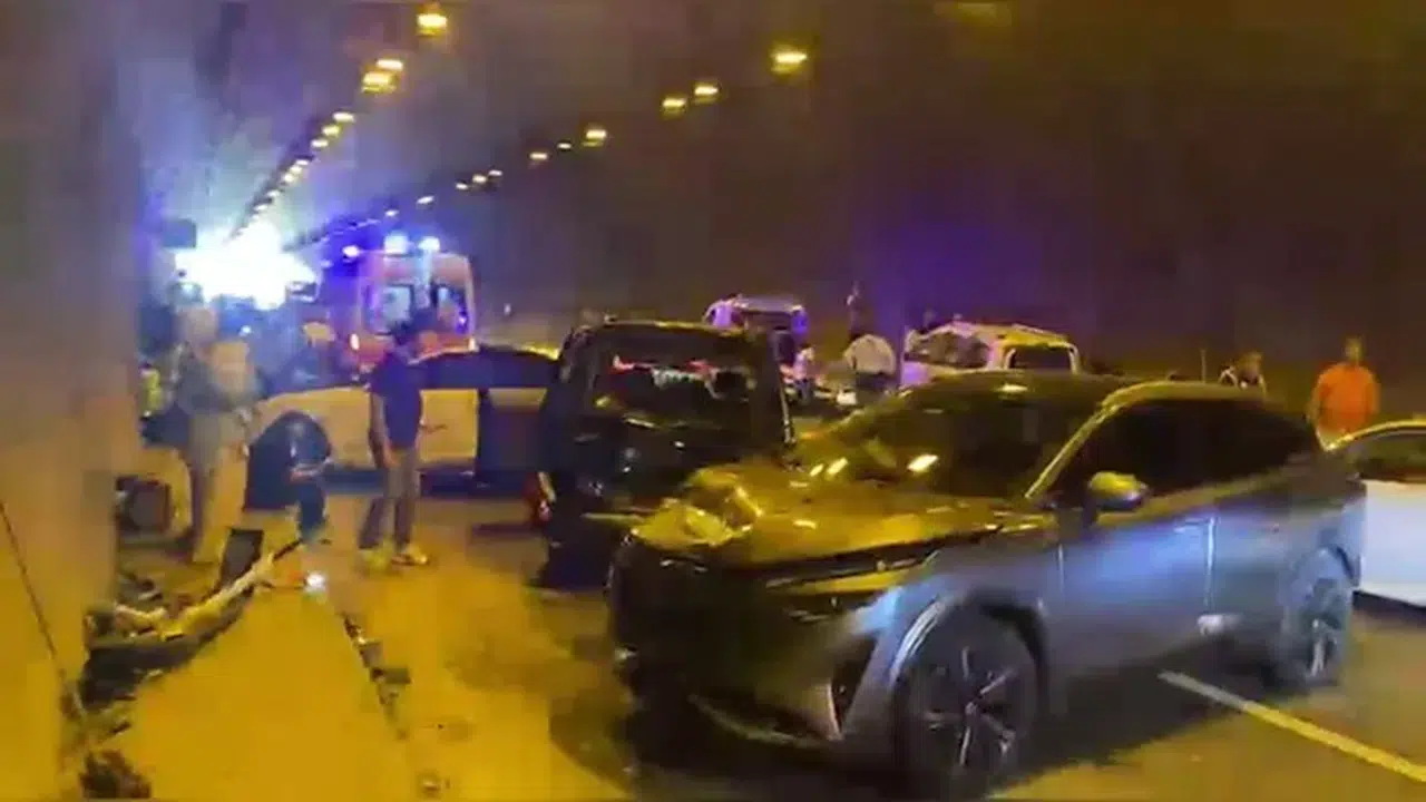 Tünelde Zincirleme Kaza: 2 Yaralı