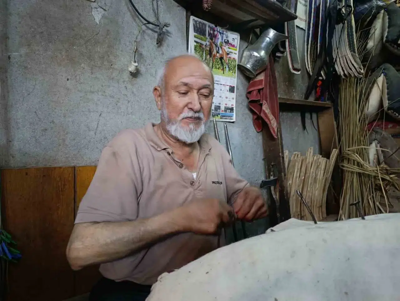 60 yıllık semer ustası mesleğini yaşatmaya çalışıyor