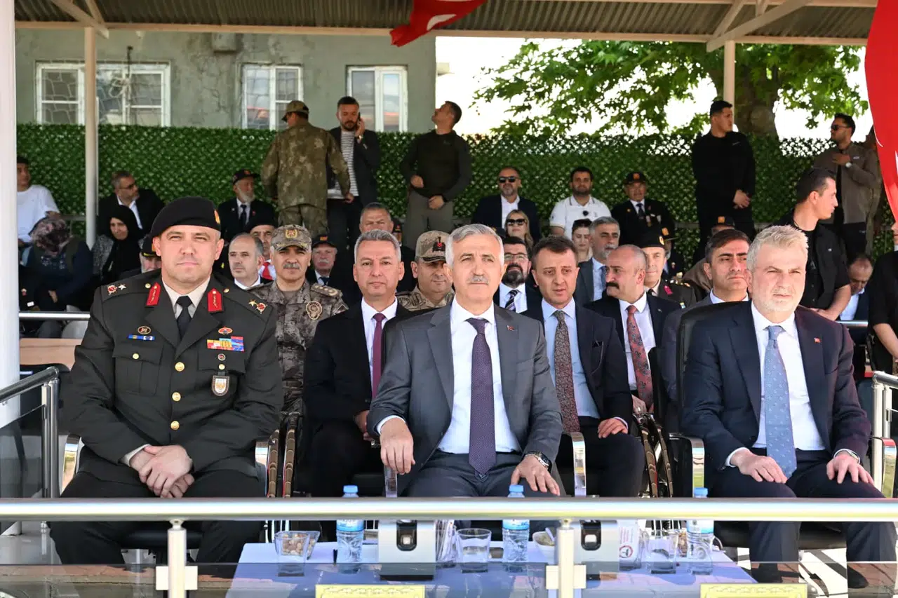 Rektör Okumuş, Askeri Törende Temsili Görev Üstlendi