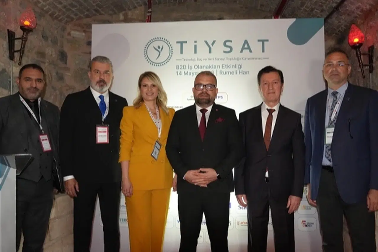 TİYSAT Etkinliği, Eczacılık Günü'nde Yerli İlaç Sanayisini Güçlendirme Stratejilerini Gündeme Getirdi