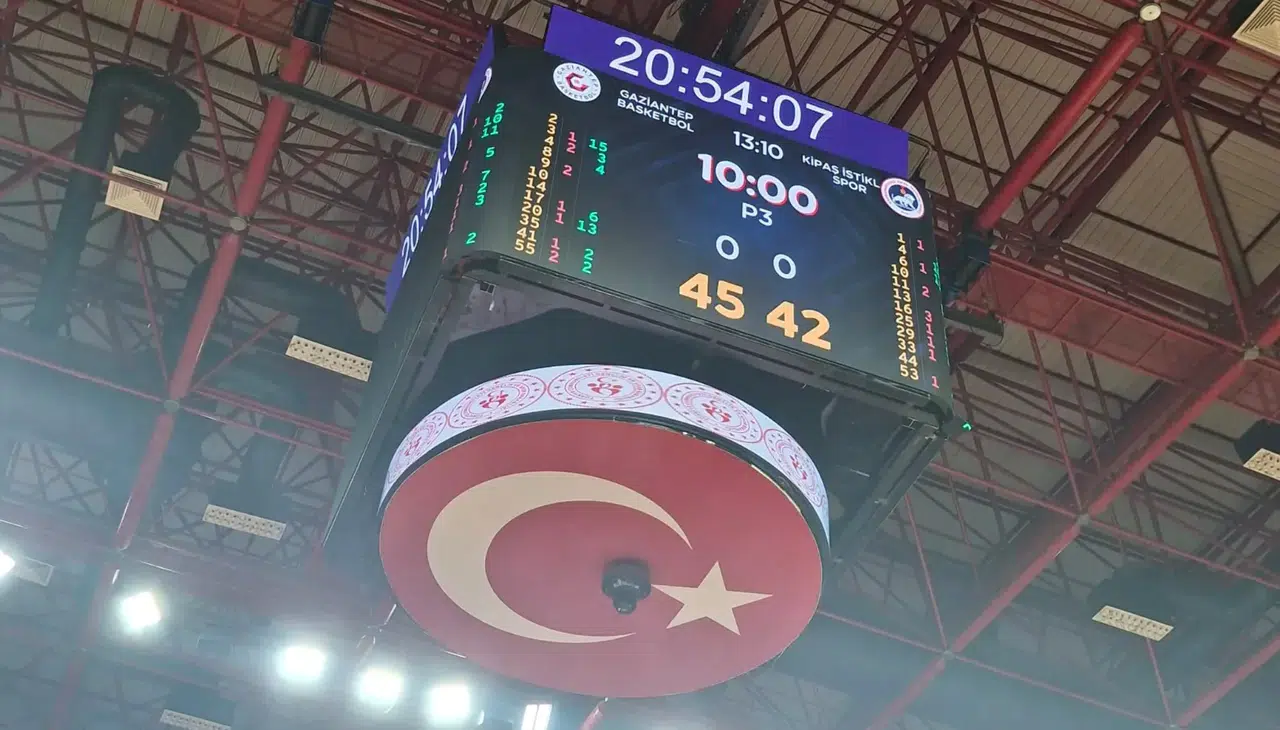 İstiklal Basketbol İlk Yarıyı Geride Kapat