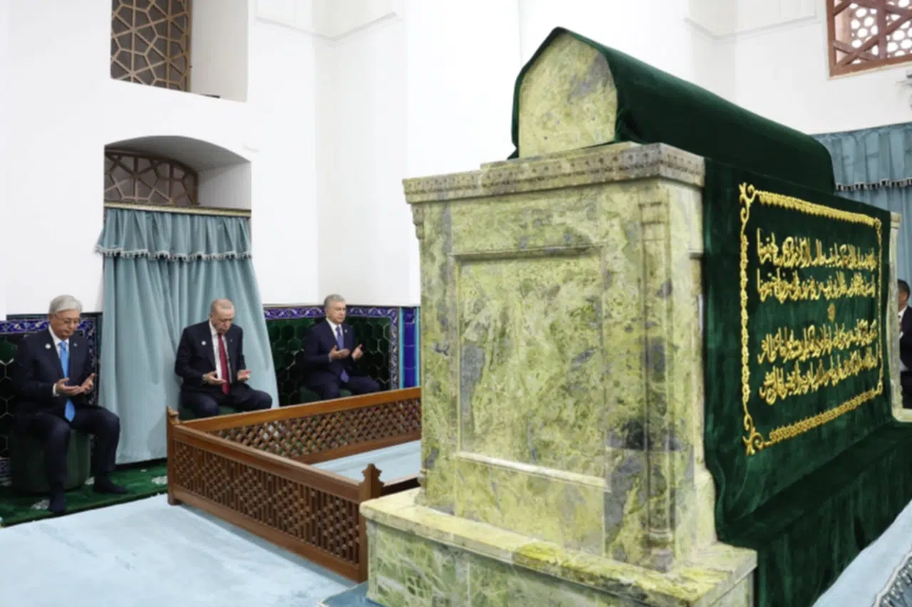 Cumhurbaşkanı Erdoğan, Türkistan'da kültür gezisinde
