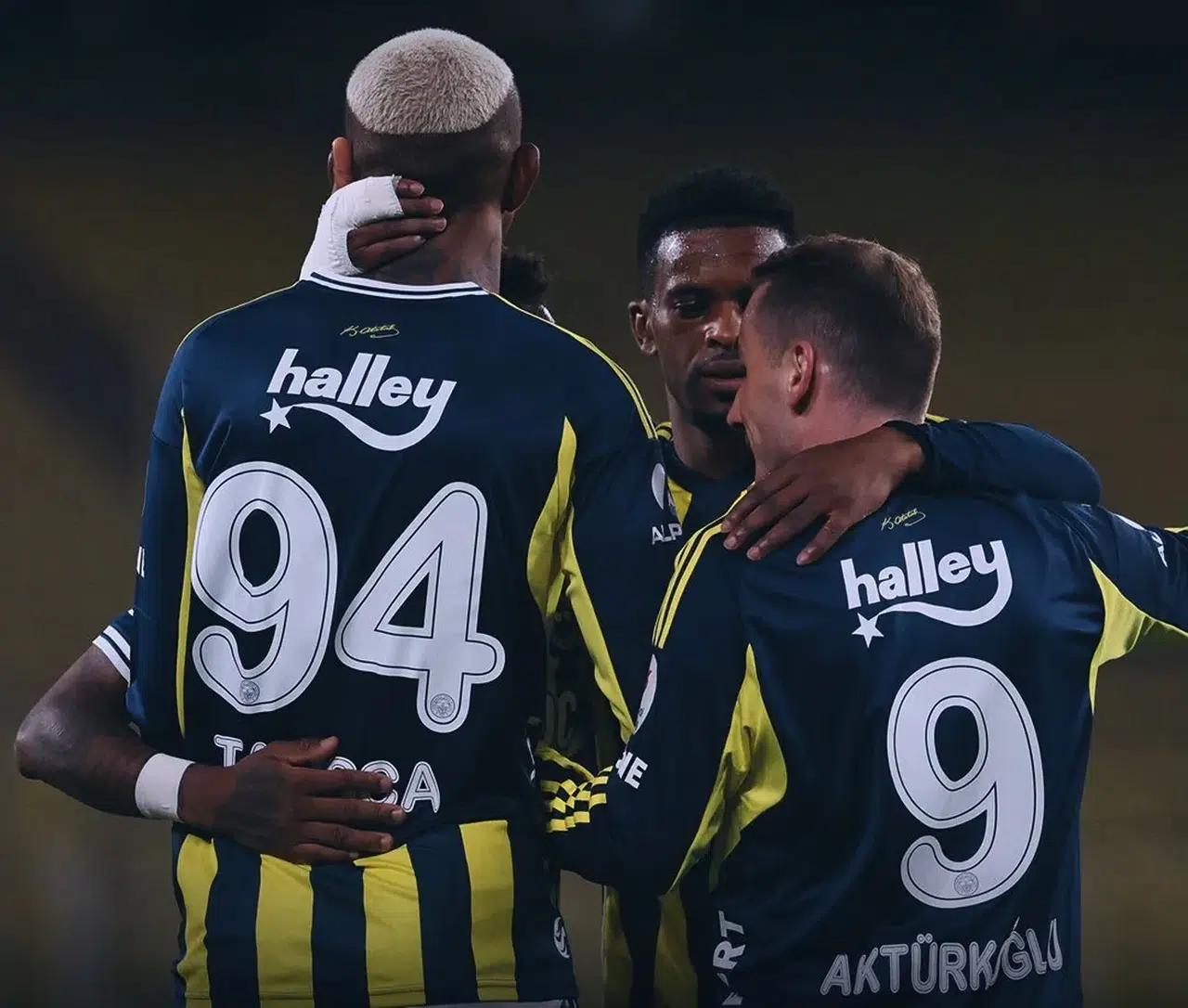 Fenerbahçe Talisca ile Güldü