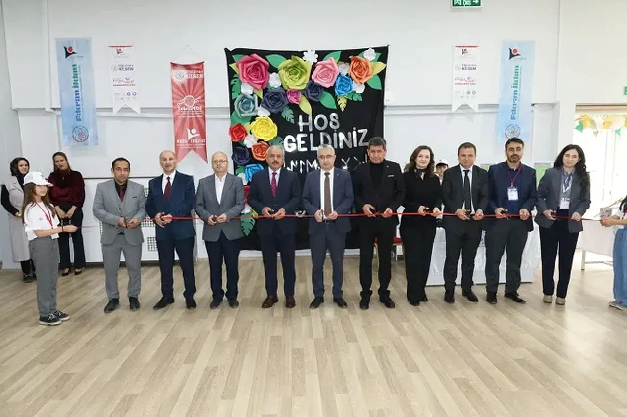 Erkan Gürbüz Elbistanlı Gençlerin Bilim Fuarına Katıldı
