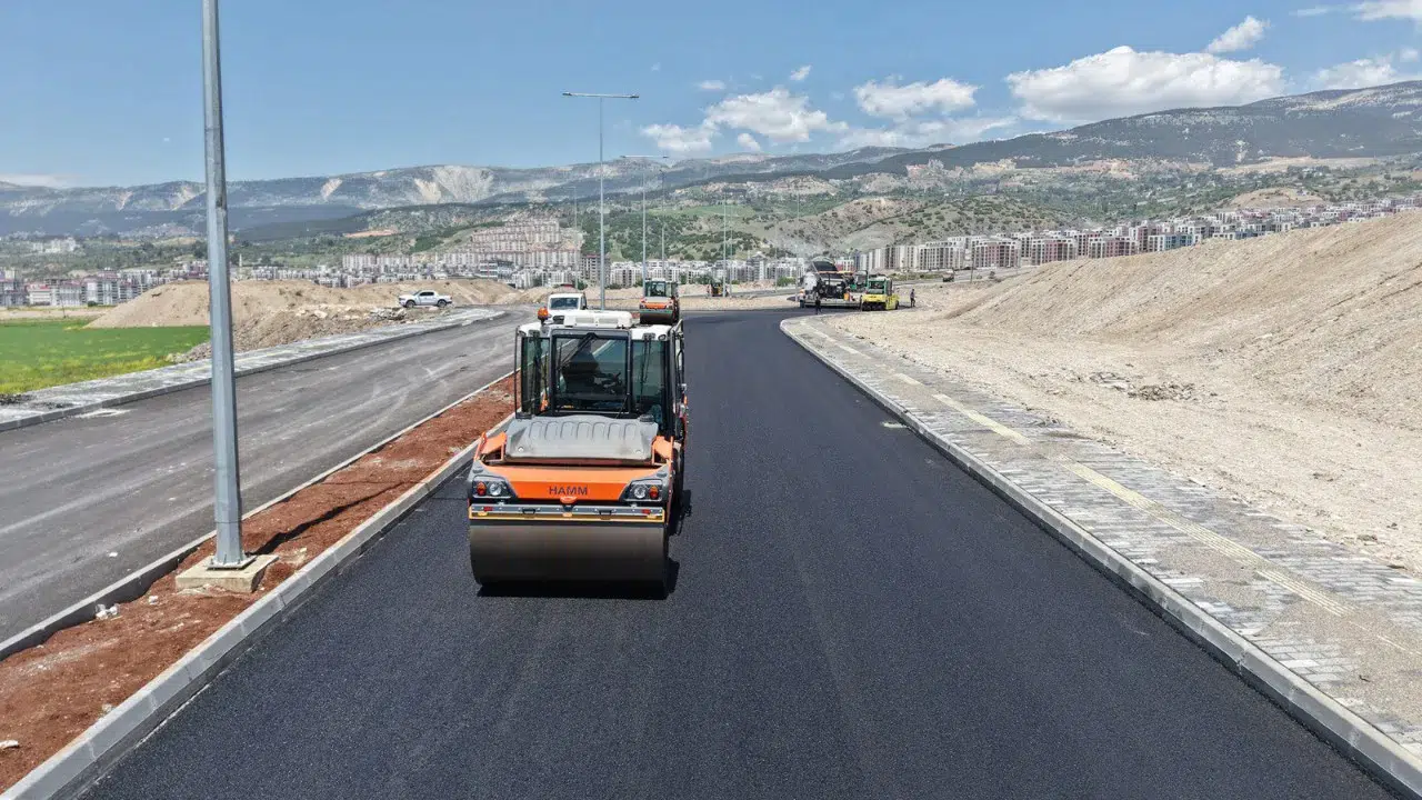 Büyükşehir’den Tarihi Asfalt Seferberliği: Şehir İçi Yol Yenileme Çalışmaları Başladı
