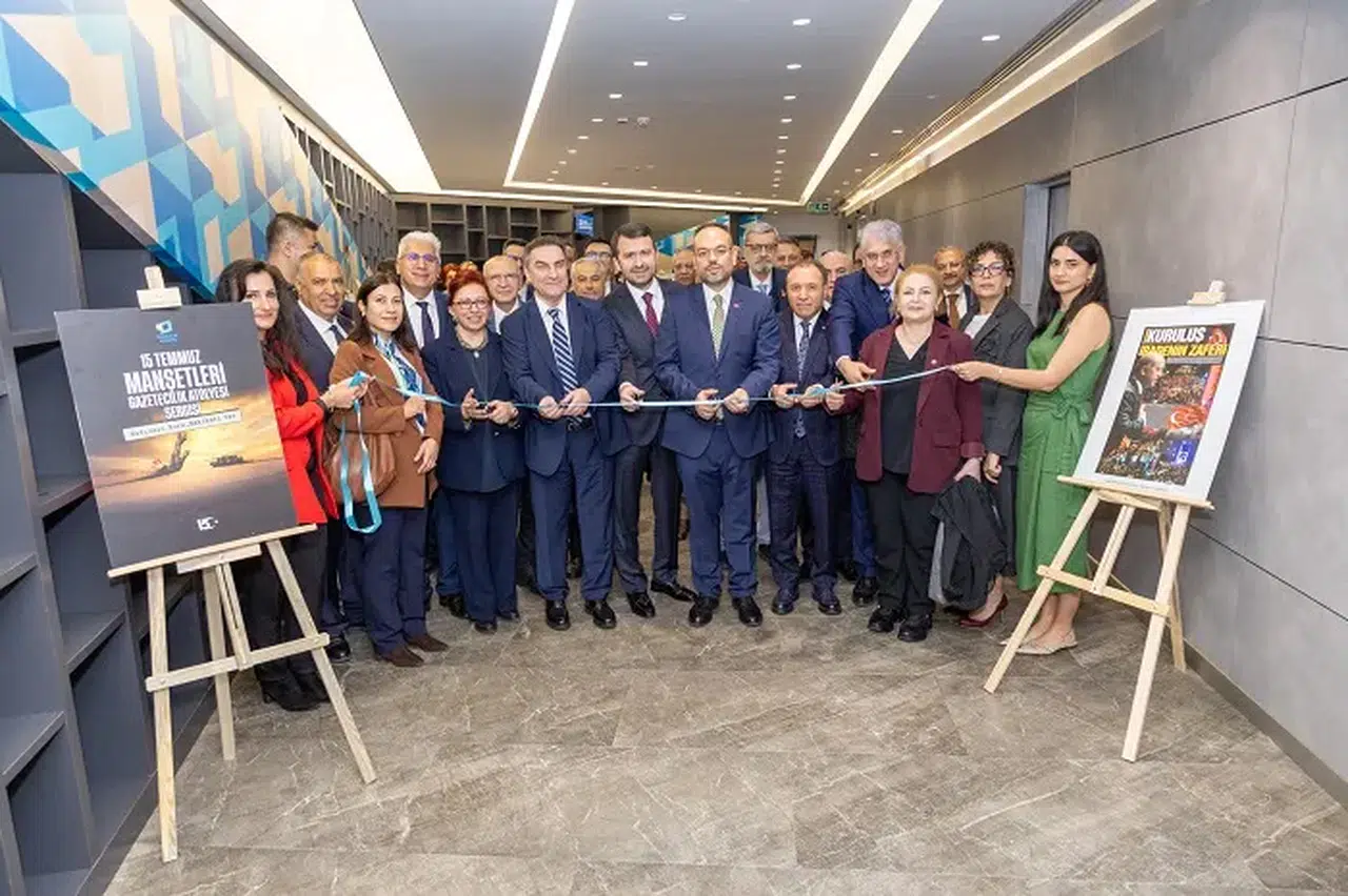 Genç İletişimcilerin 15 Temmuz Manşetleri Sergilendi