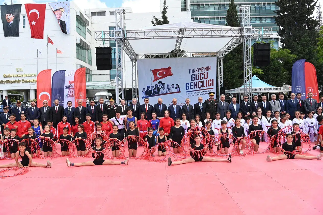 Atatürk'ü Anma, Gençlik ve Spor Bayramı: Milli İrade Meydanı'nda Enerji Dolu Kutlama!