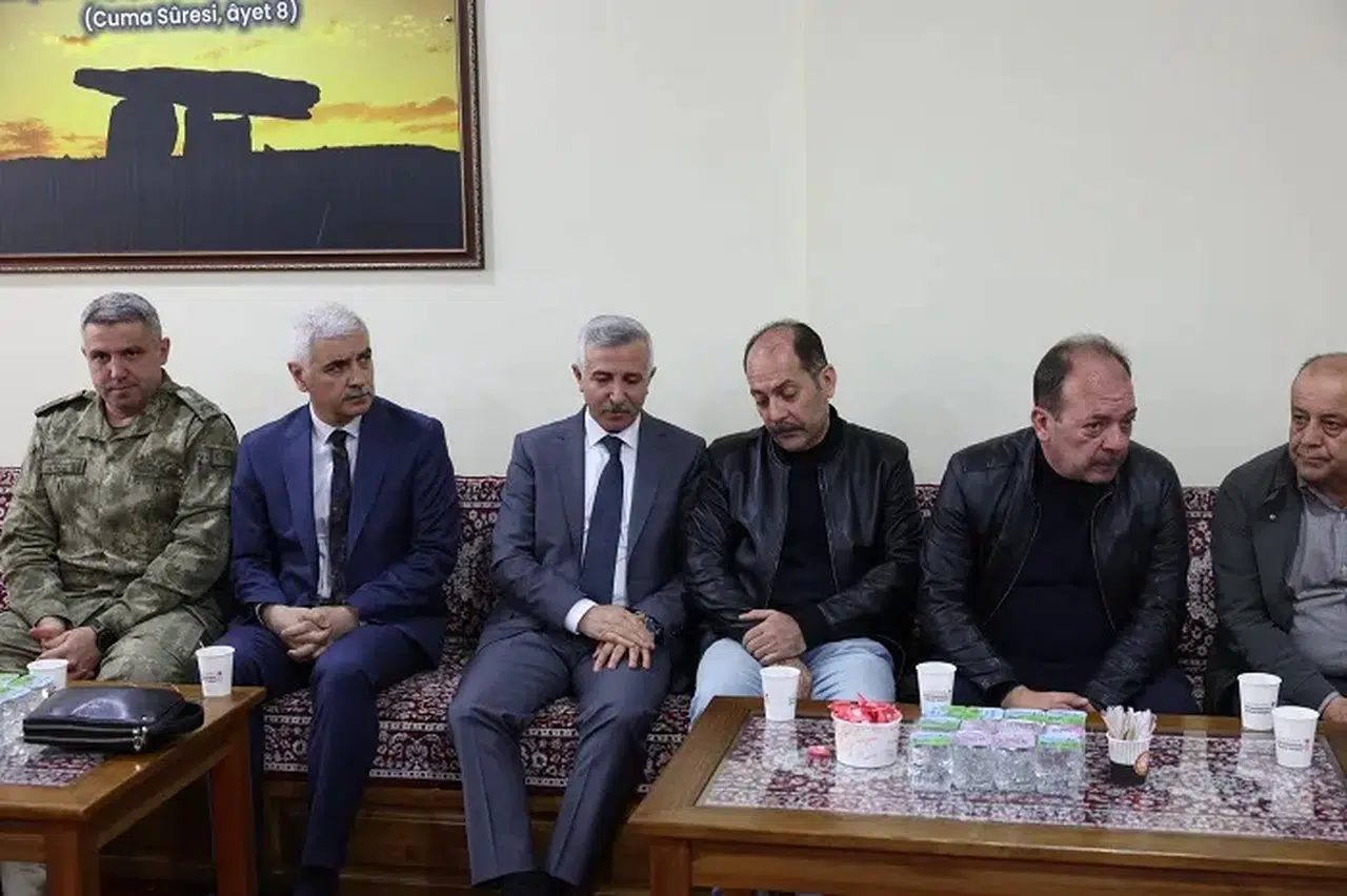 Vali Ünlüer’den Almina Ağaoğlu’nun Ailesine Taziye Ziyareti