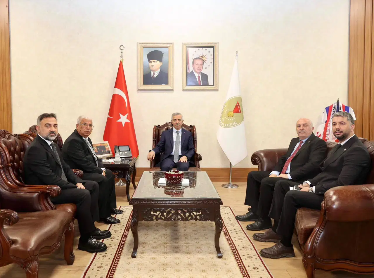 Vali Mükerrem Ünlüer’den Makamında Yoğun Kabul Trafiği