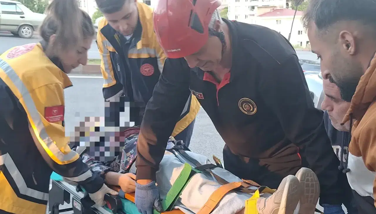 Onikişubat Ağcalı Yolunda Kaza: 4 Yaralı Kurtarıldı