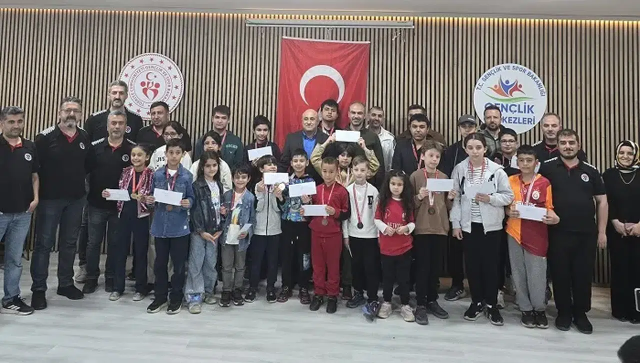 23 Nisan Satranç Turnuvası Heyecanı Ödüllerle Taçlandı