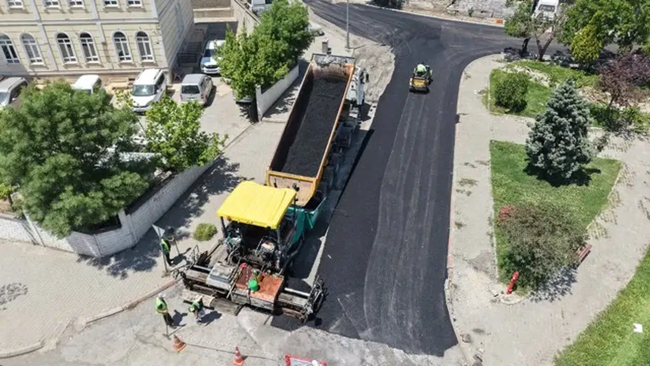 Dulkadiroğlu’nda Asfalt Yenileme Seferberliği