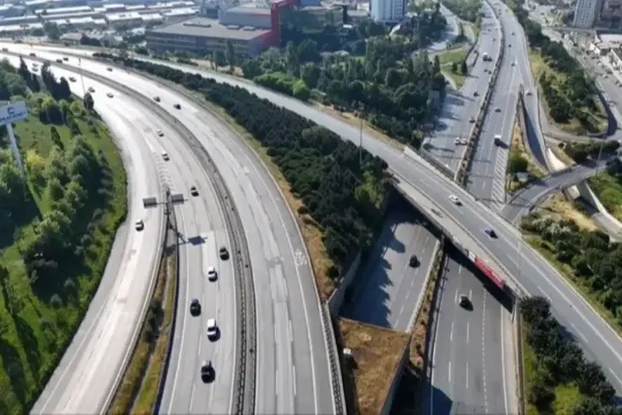 İstanbul Trafiğinde Şaşırtan Manzara: Sürücüler Gözlerine İnanamadı!