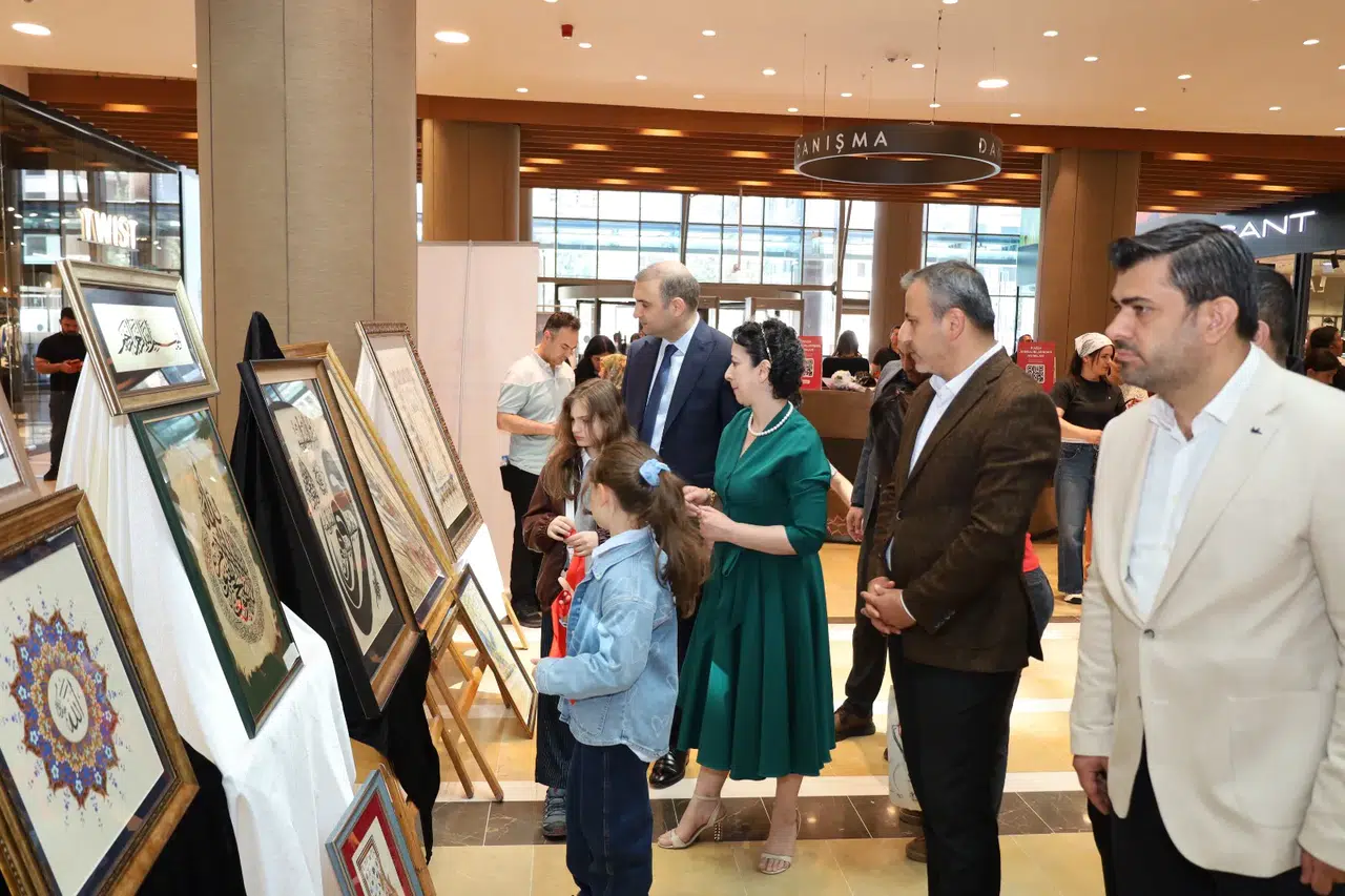 Piazzada Tezhip Sergisi Açıldı
