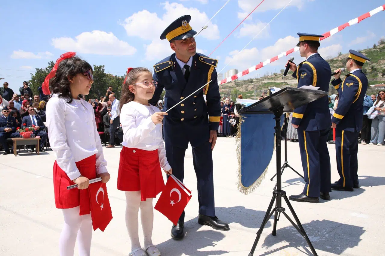 Hava Kuvvetleri Bandosu'ndan Öğrencilere Moral Desteği!