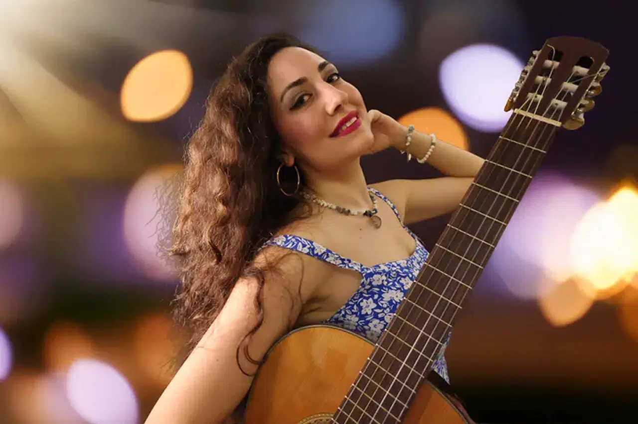 Ayşenur Gök’ten Yeni Tekli: Müzik Benim En Büyük İlacım