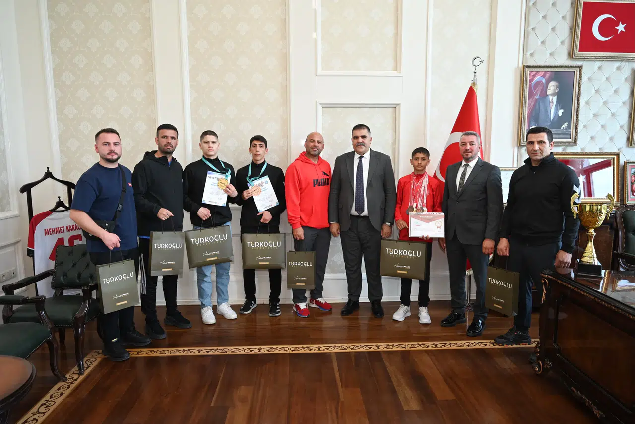 Türkoğlu’ndan Dünya Arenasına Büyük Gurur