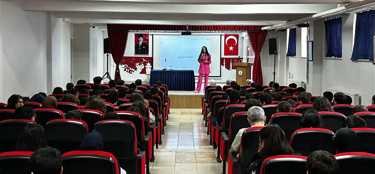 Kahramanmaraş’ta Gençlere Çocuk Hakları Anlatıldı