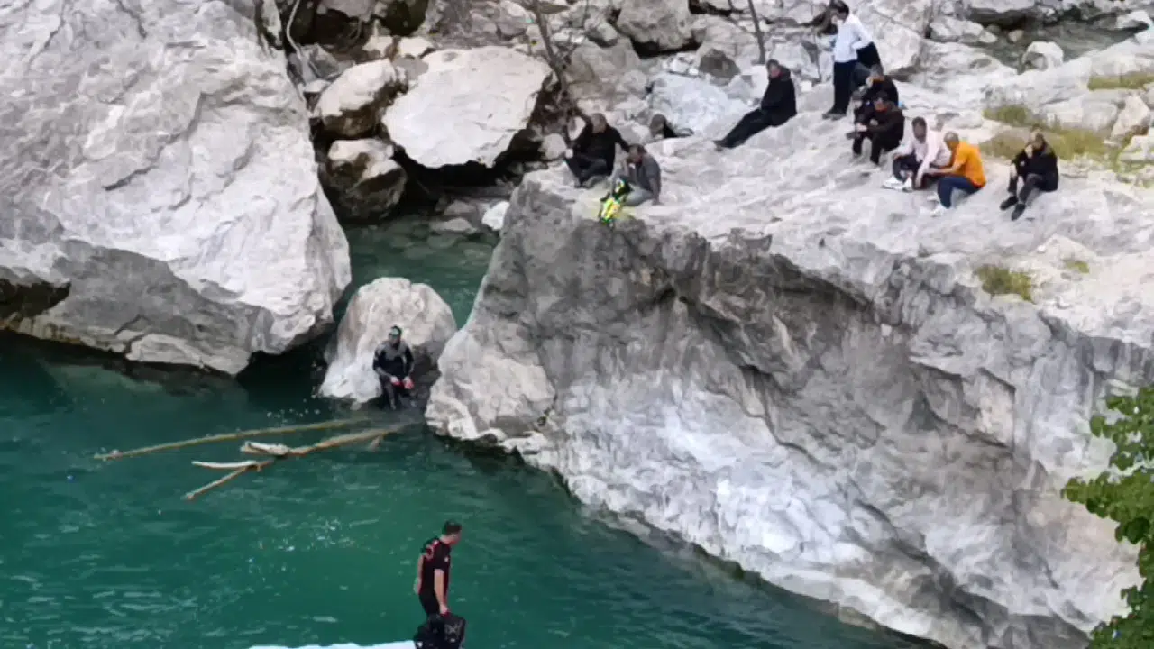 Ceyhan Nehri’nde Kaybolan Vatandaş İçin Arama Sürüyor