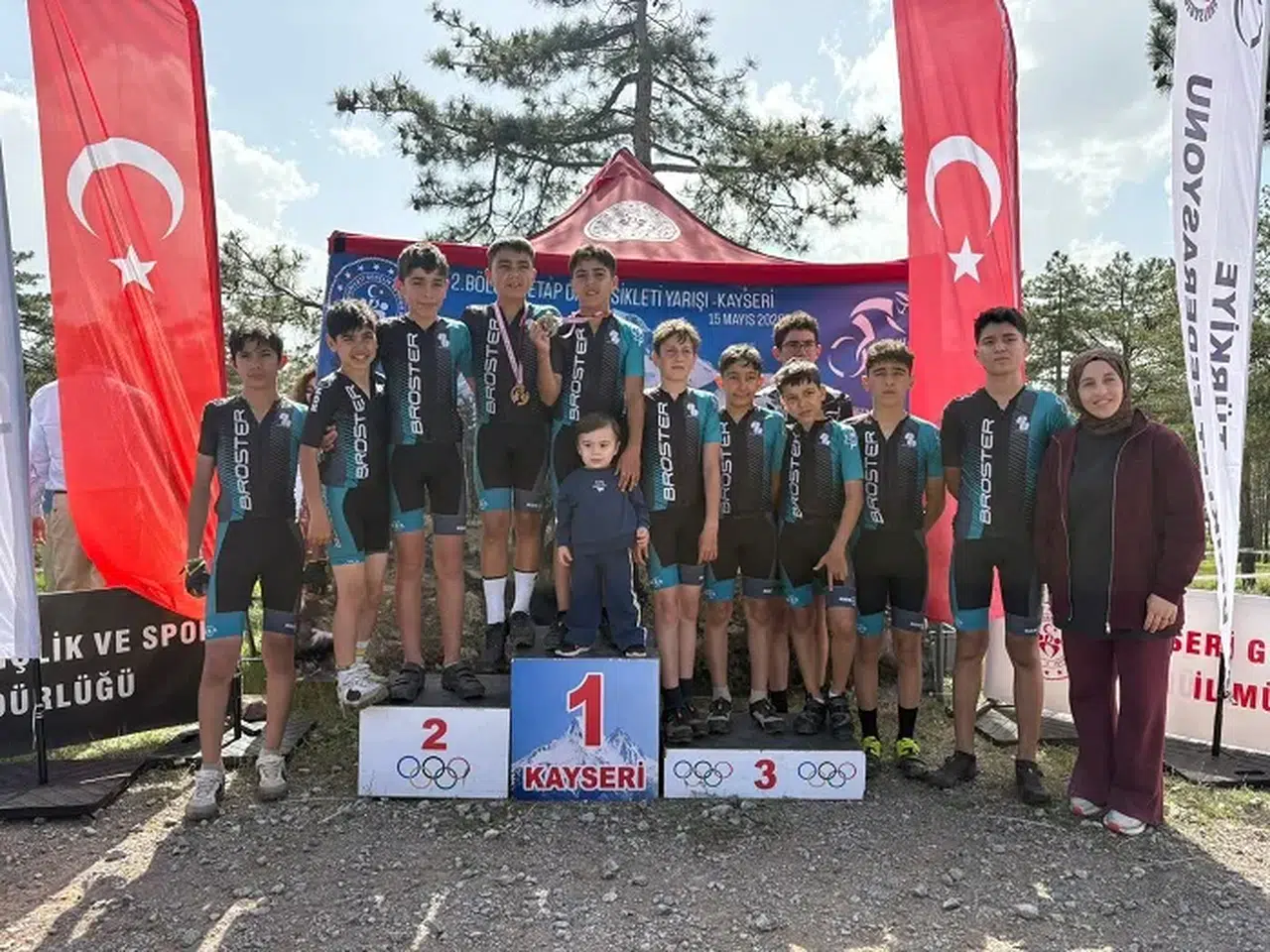 Kayseri’de Pedallar Başarıya Döndü: Kahramanmaraşlı Gençlerden Çifte Derece