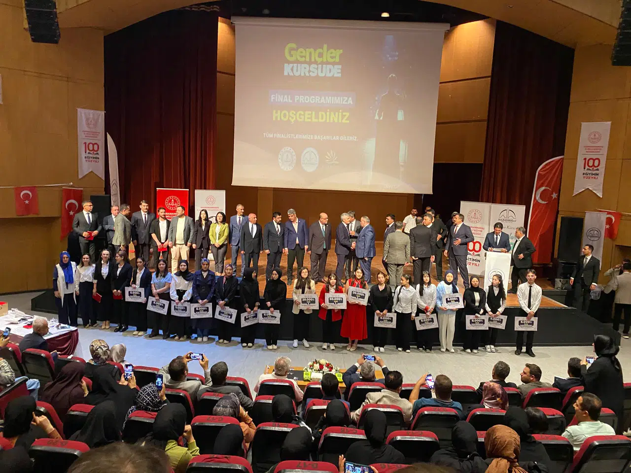 Gençler Kürsüde il finali yapıldı