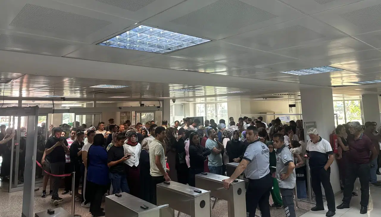 Özel Firmanın İş İlanına Binlerce Kişi Başvurdu