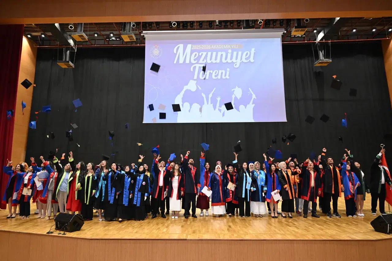 Kahramanmaraş Sütçü İmam Üniversitesi 2025-2026 mezunlarını coşkuyla uğurladı