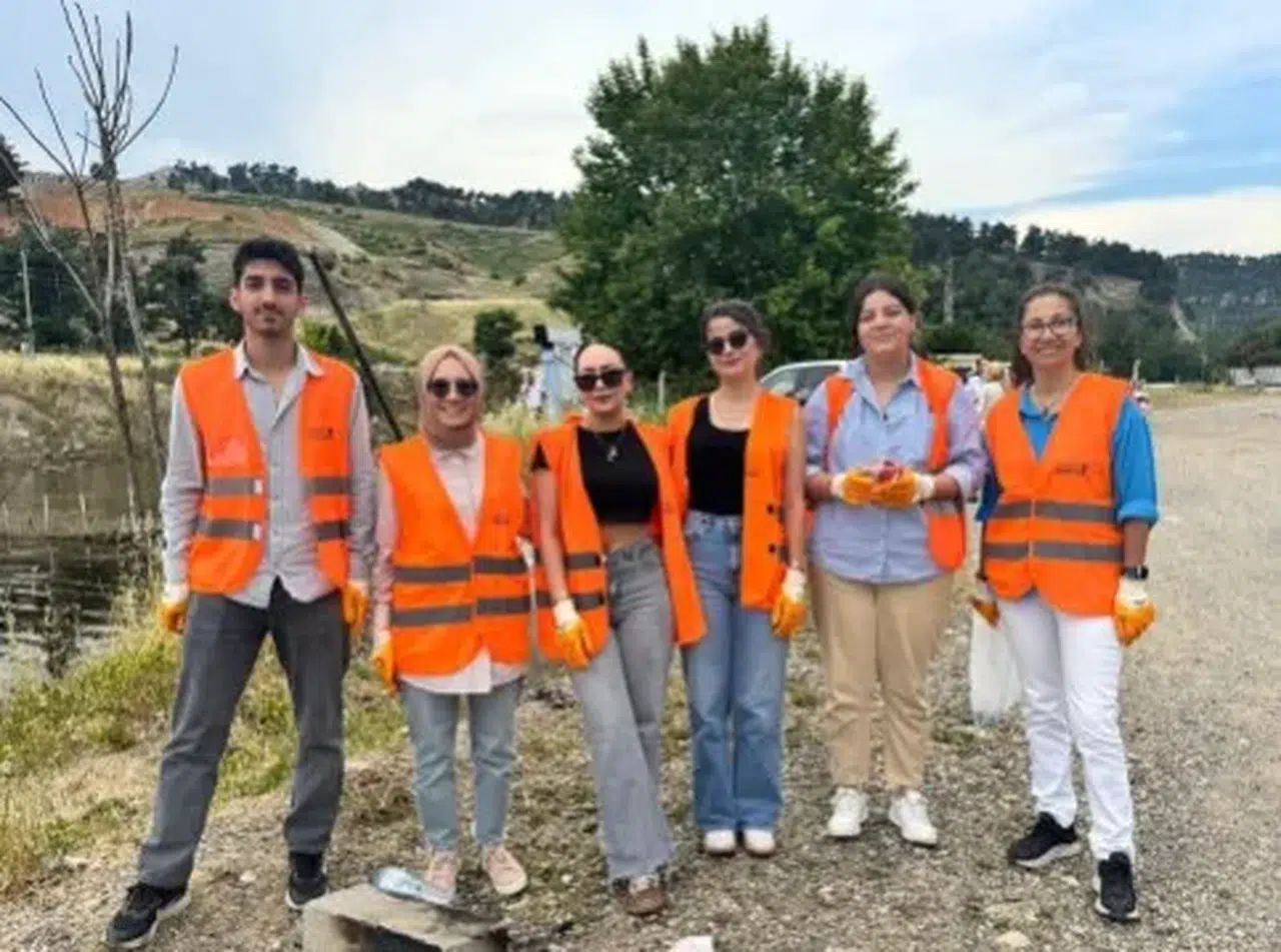 Çevre Bilincini Artırmak İçin Nehir Temizliği Etkinliği Gerçekleştirildi