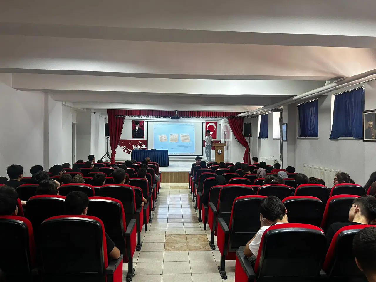 Lise Öğrencilerine Çocuk Hakları Eğitimi