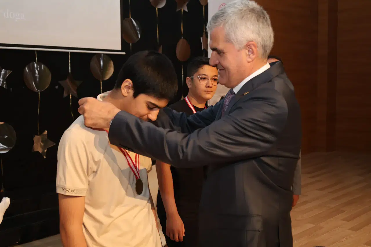 Kahramanmaraş Bilim Olimpiyatları’nda Ödüller Sahiplerini Buldu