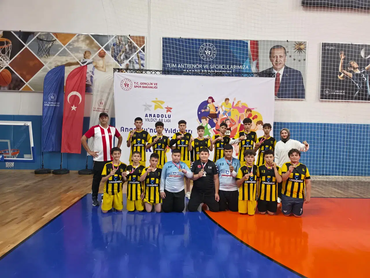 Kahramanmaraşlı hentbolcular ANALİG'de grup şampiyonu oldu