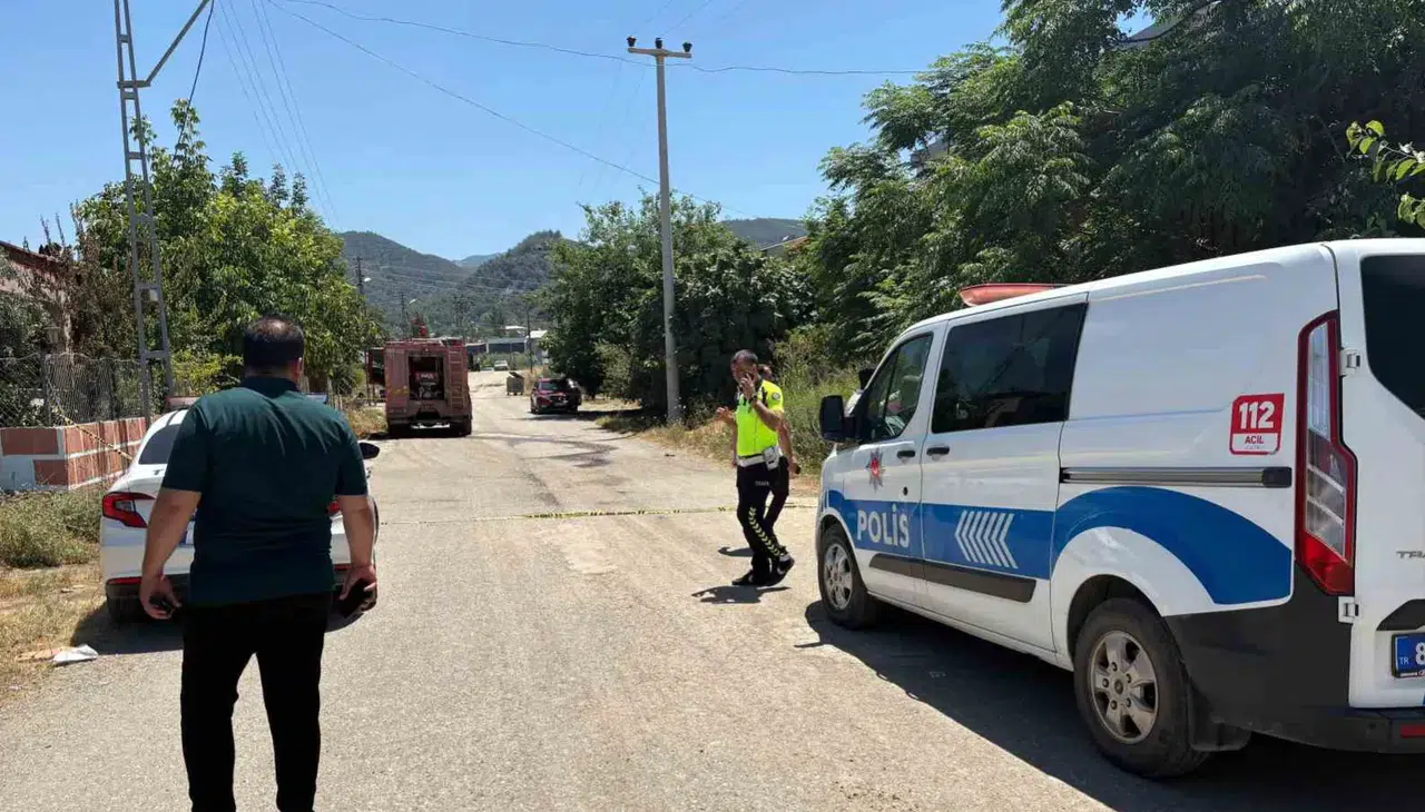 Akraba Kavgası Can Aldı! Ev Ateşe Verildi