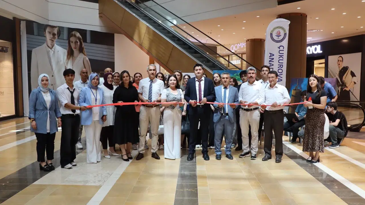 Piazza'da Bilim Her Yerde Sergisi Ziyarete Açıldı