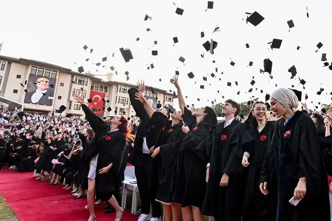 Koç Üniversitesi 1731 Mezununu Uğurladı Bugün