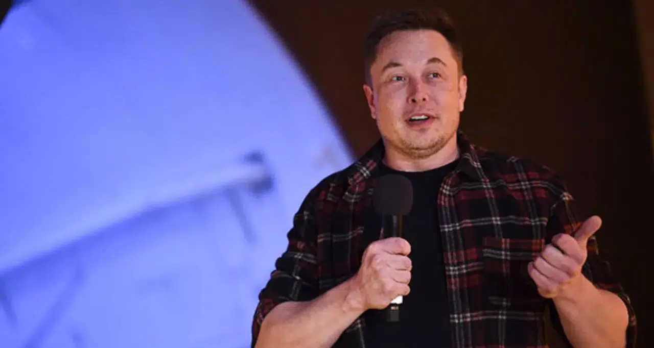 Elon Musk Tarihin İlk Dolar Trilyoneri Oldu!