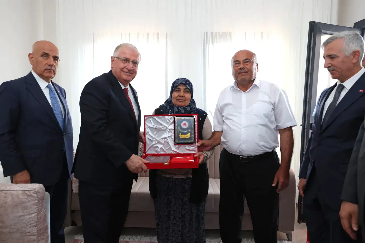 Bakan Yaşar Güler’den Şehit Ailesine Anlamlı Ziyaret