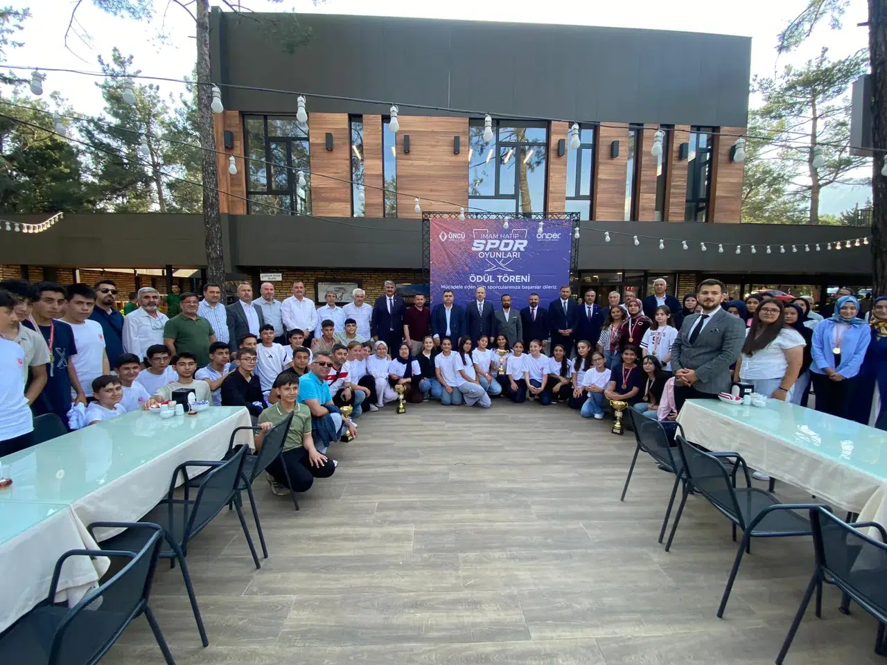 İmam Hatip Spor Oyunlarında Şampiyonlara Ödülleri Verildi