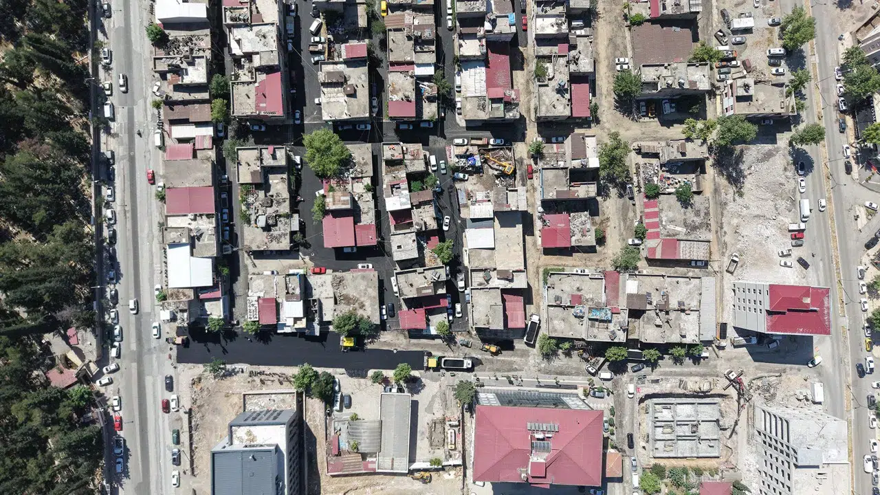 Kahramanmaraş'ta asfalt yenileme çalışmalarıyla ulaşım konforu artıyor
