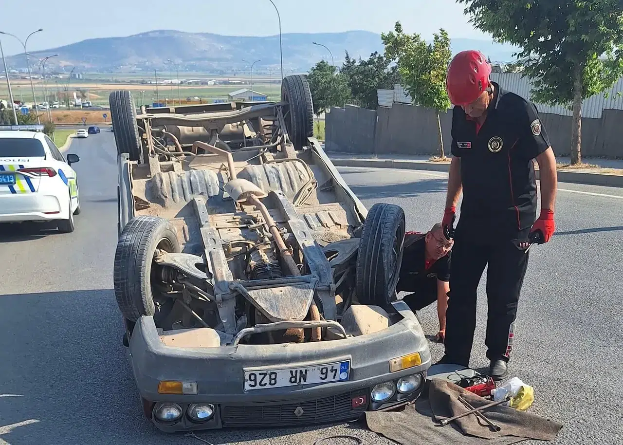 Kahramanmaraş'ta Takla Atan Otomobilde 2 Yaralı!
