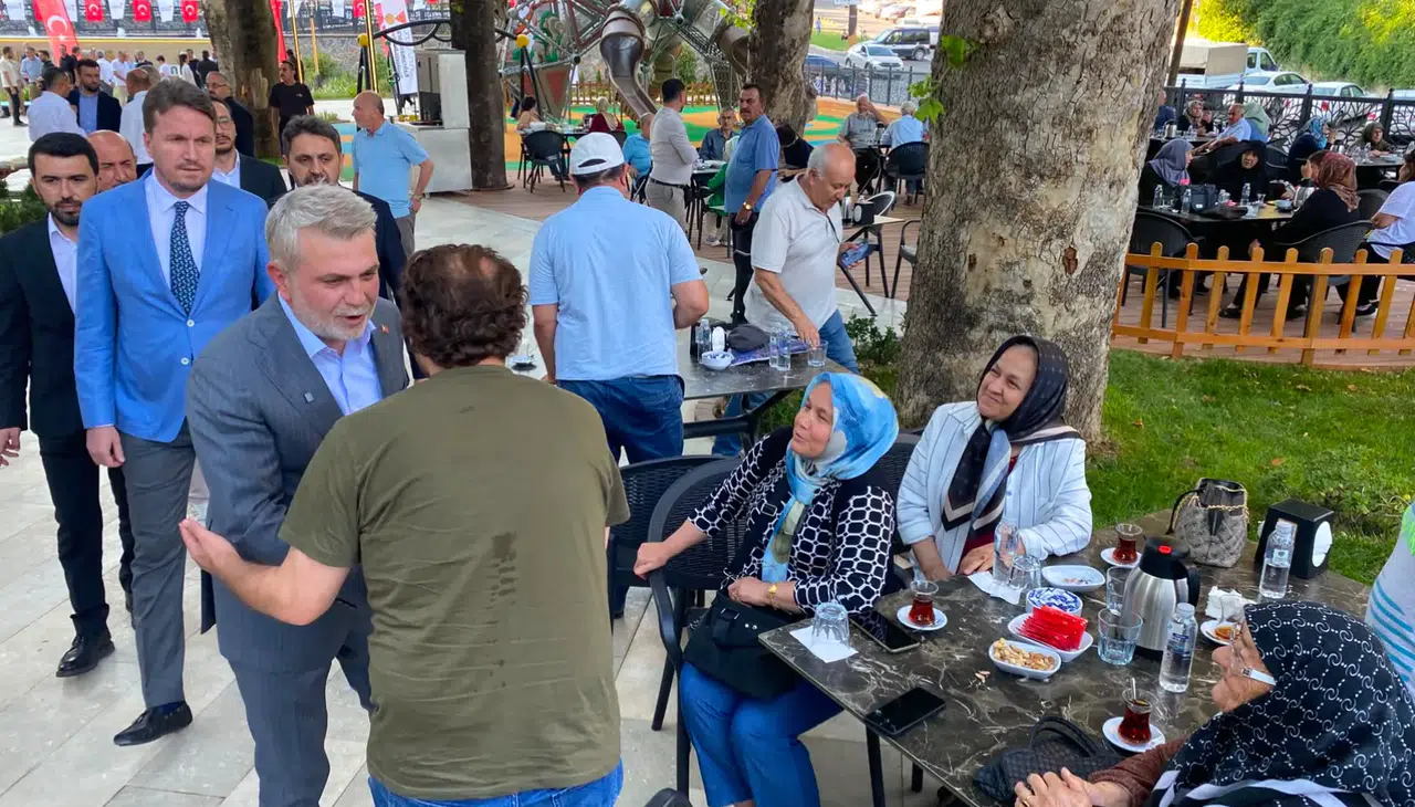 Dulkadiroğlu Pınarbaşı'nda Çınaraltı Çay Bahçesi Açıldı
