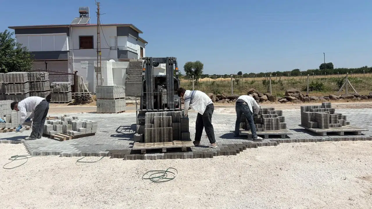 Kızkapanlı Taziye Evine 4 Bin Metrekare Parke İşlemi Başladı
