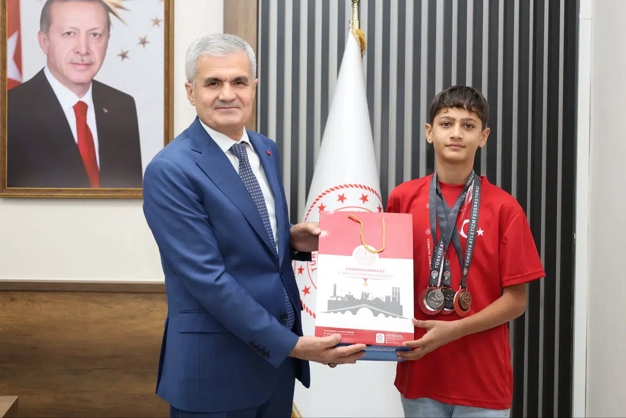 Kahramanmaraşlı Öğrenci, Yüksek Atlamada Türkiye Şampiyonu Oldu!