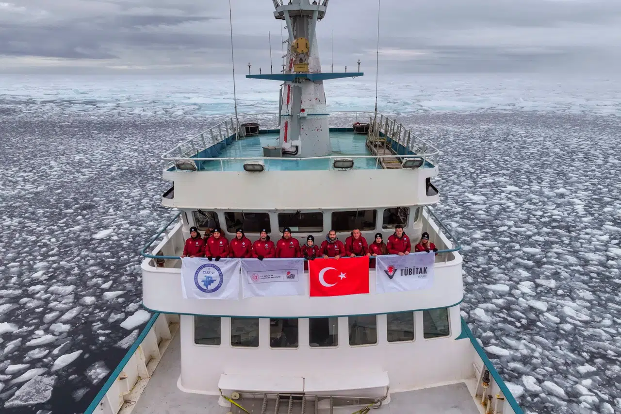 TÜBİTAK'ın 6. Arktik Bilim Seferi sürüyor... Kuzey Kutbu'nda iklim değişikliği araştırılıyor