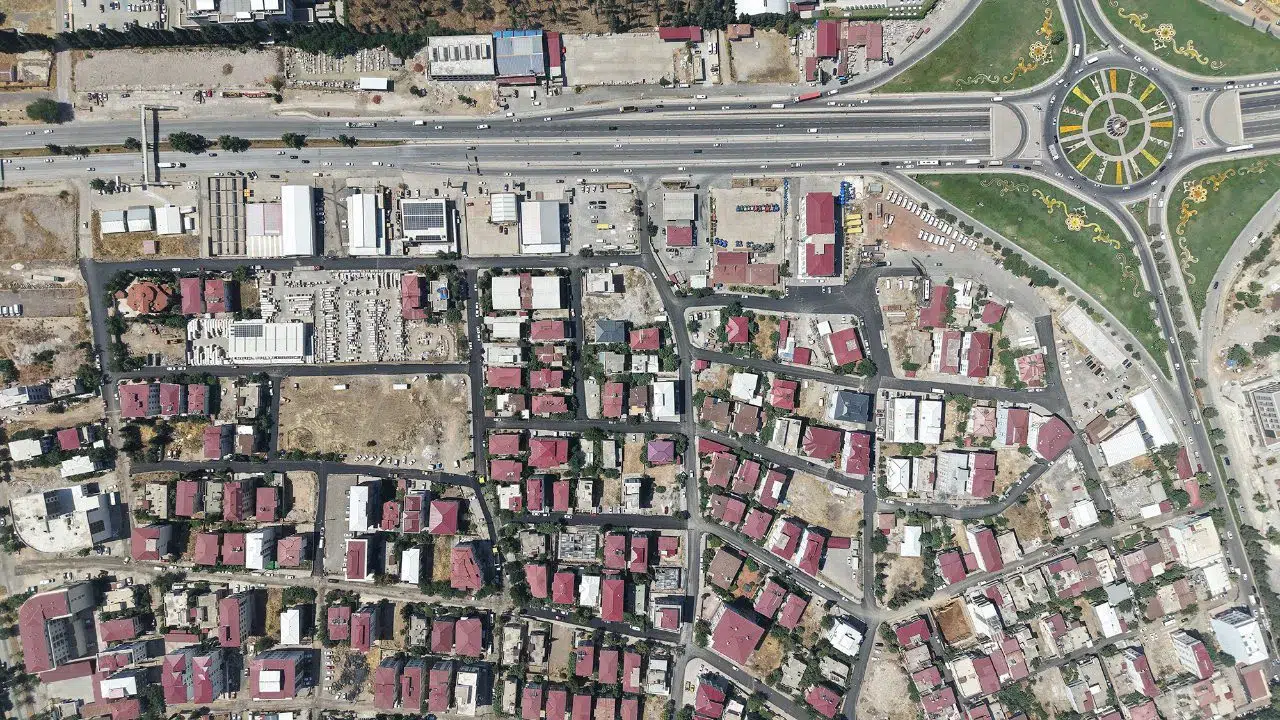 Kahramanmaraş'ta 80 kilometre yol yenilendi, 22 noktada yeni çalışmalar devam ediyor