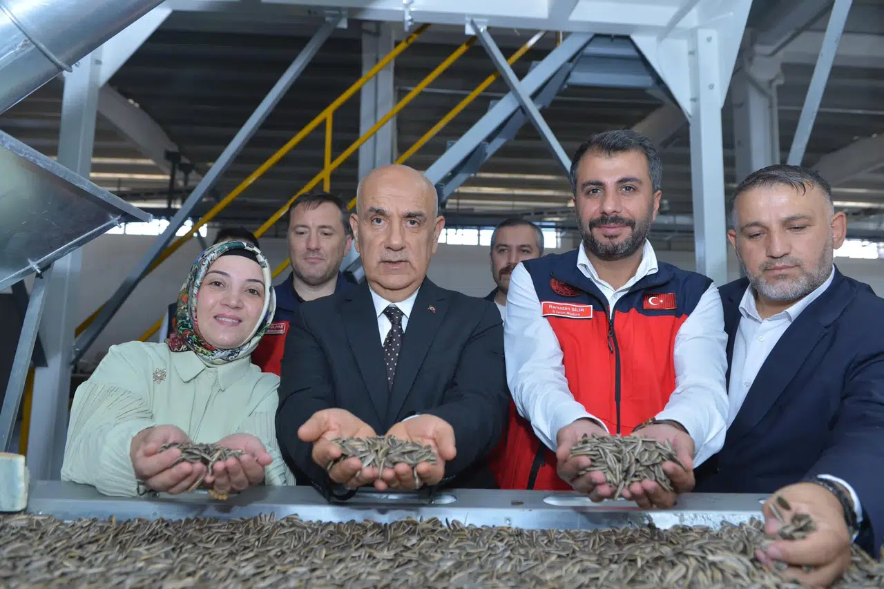 Kirişci, Afşin'de Nohut İşleme Tesisini İnceledi