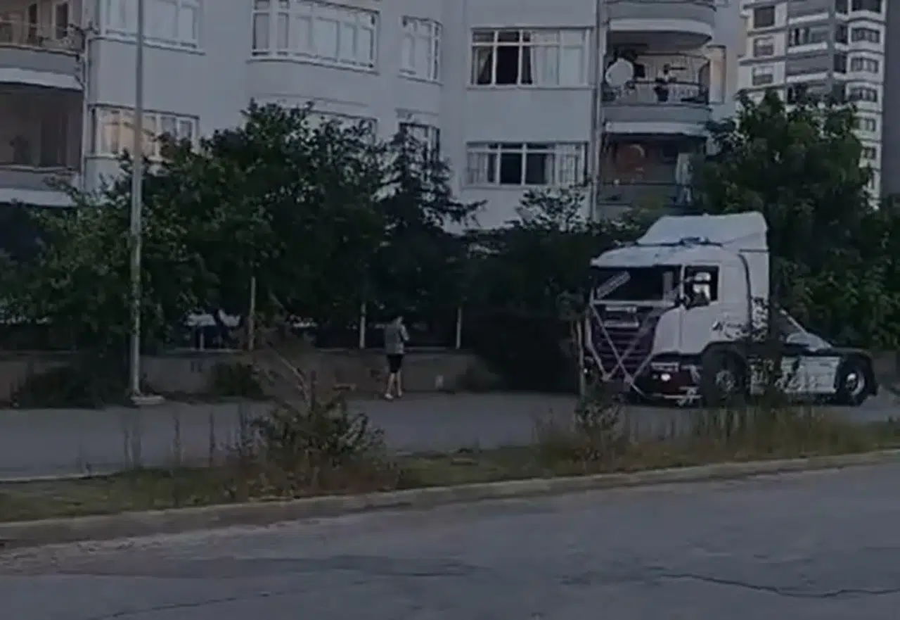 Düğün konvoyunda havalı korna çalan 8 kamyon sürücüsüne 168 bin TL ceza