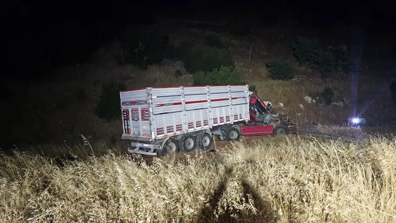 Pazarcık’ta Trafik Kazası: Araçta Sıkışan Yaralılar AFAD Ekiplerince Kurtarıldı